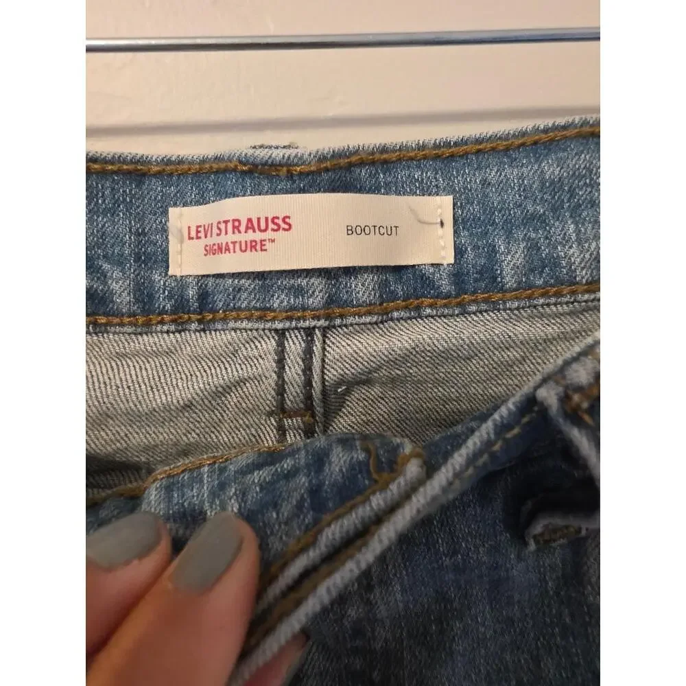 Levi Strauss Signature Bootcut Jeans 30x32 Light Wash Mid Rise Y2K Denim
